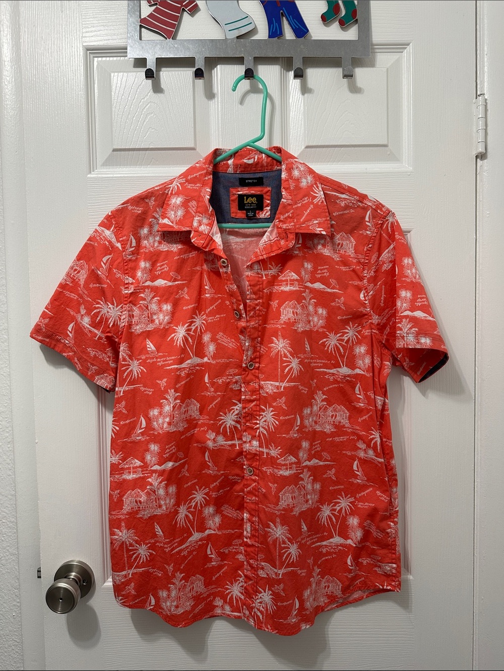 Lee Men’s Coral Red Tropical Print Button-Down Shirt